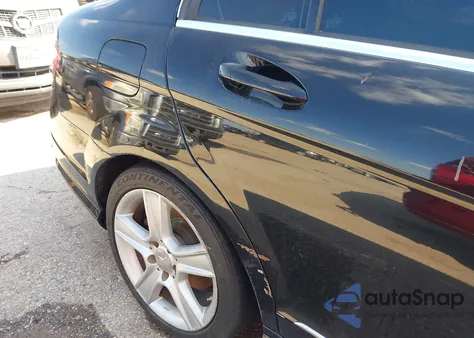 2010 Mercedes-Benz C 300 Luxury/Sport from USA, damaged, VIN WDDGF5EB7AR128257